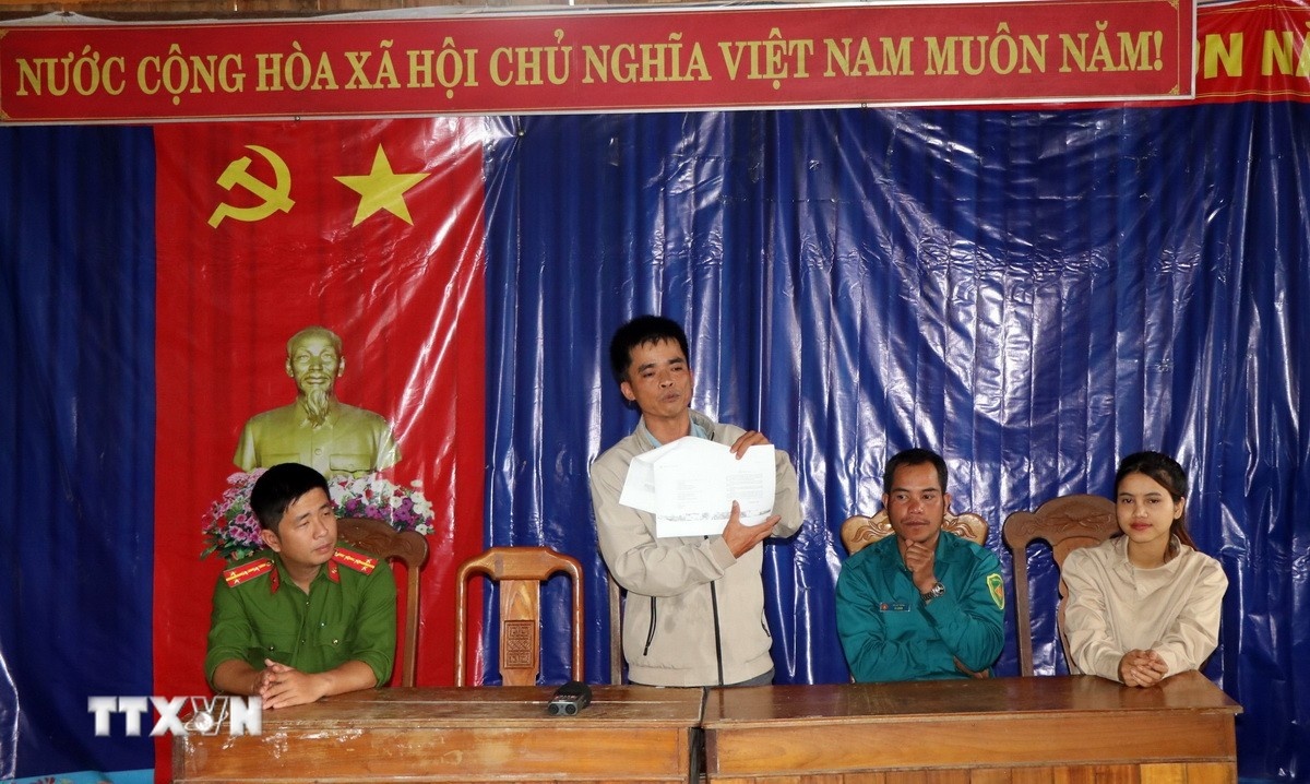dong dat,  Kon Tum anh 2