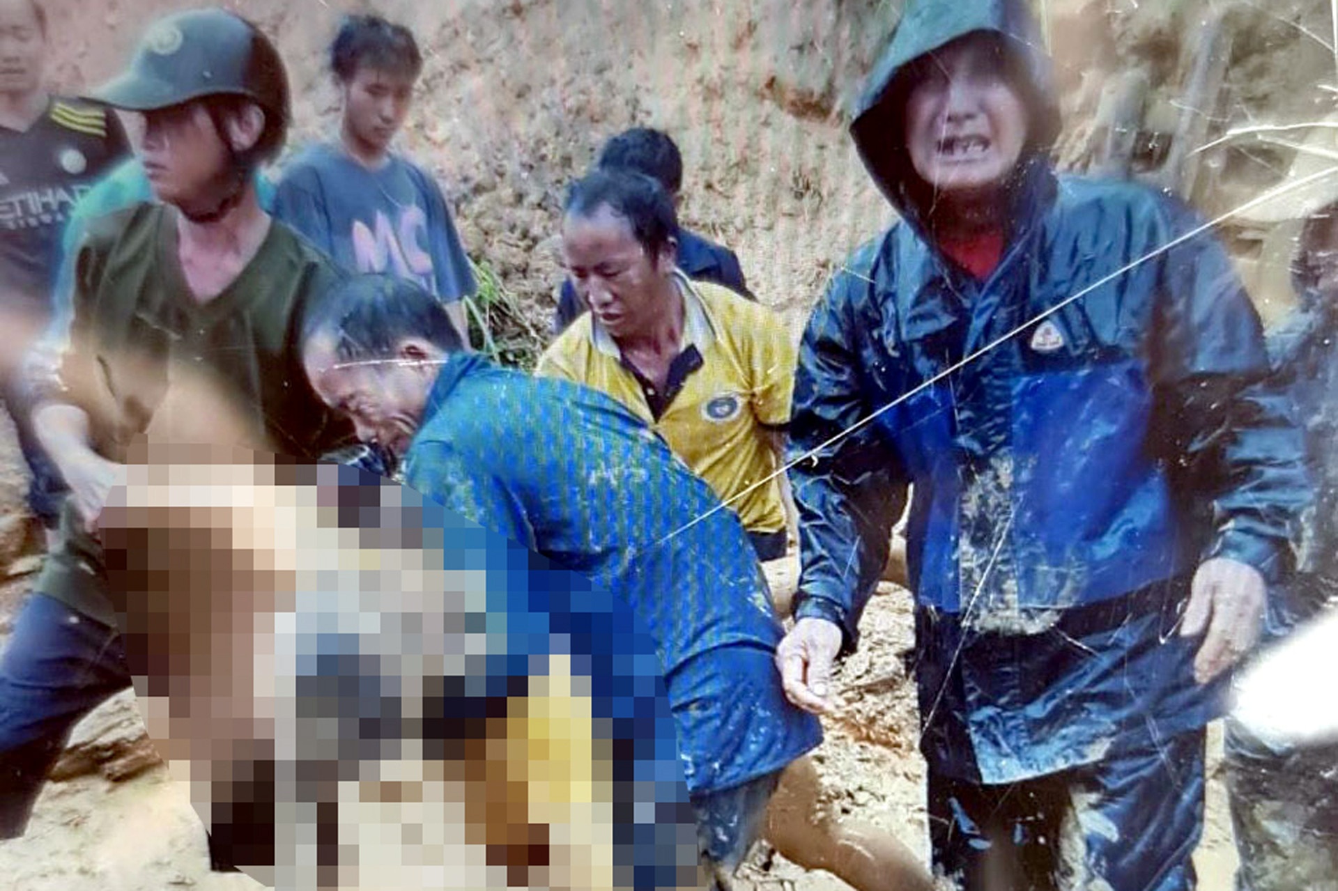 Dien Bien sat lo dat, mot phu nu tu vong hinh anh