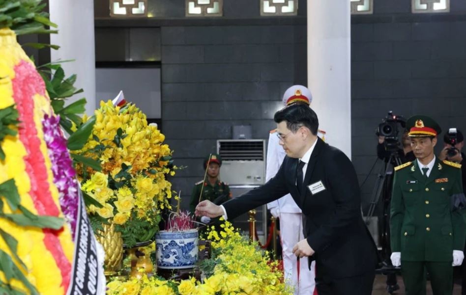 Thai Lan treo co ru tuong nho Tong Bi thu Nguyen Phu Trong hinh anh