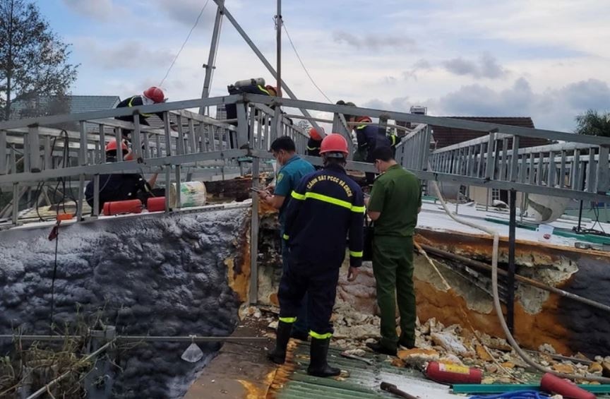 Chay quan bar Club Sky o Lam Dong hinh anh