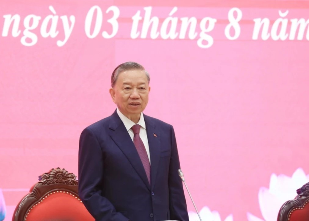 Ong Tap Can Binh chuc mung Tong Bi thu, Chu tich nuoc To Lam hinh anh