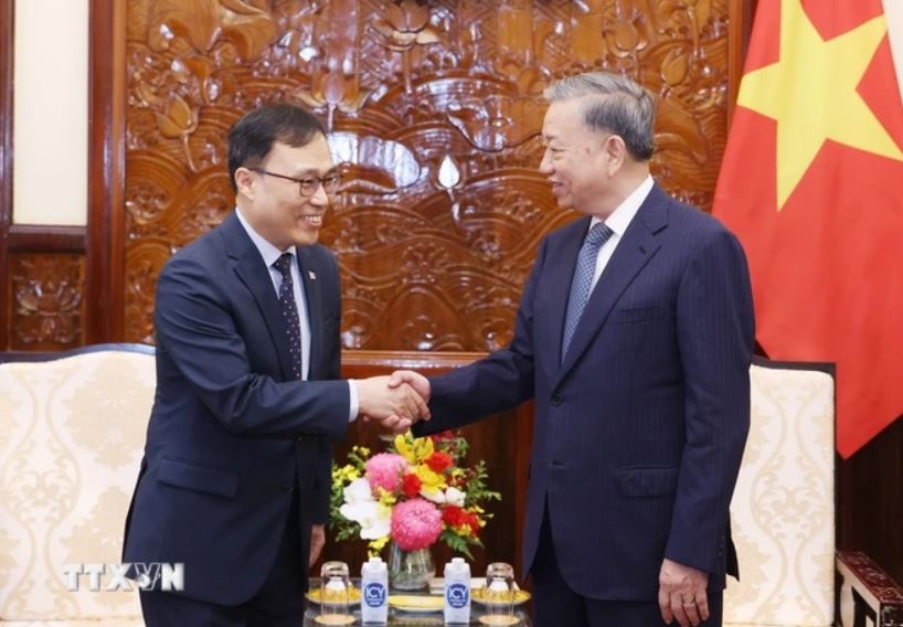 Chu tich nuoc To Lam anh 2