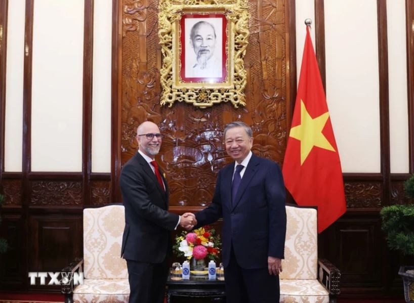 Chu tich nuoc To Lam anh 3