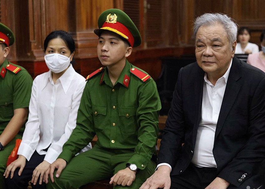 Ong Tran Qui Thanh cung con gai tiep tuc hau toa hinh anh