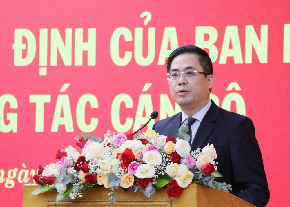 Phe chuan ket qua bau Chu tich Uy ban Nhan dan tinh Quang Ngai hinh anh