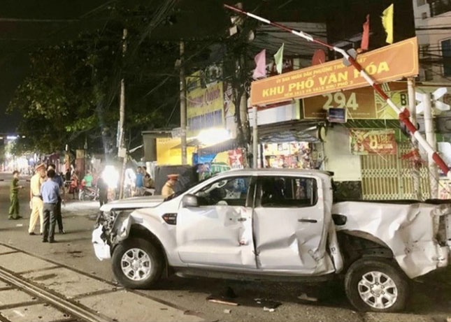 Khoi to vu an tau hoa dam oto lam 2 nguoi tu vong hinh anh