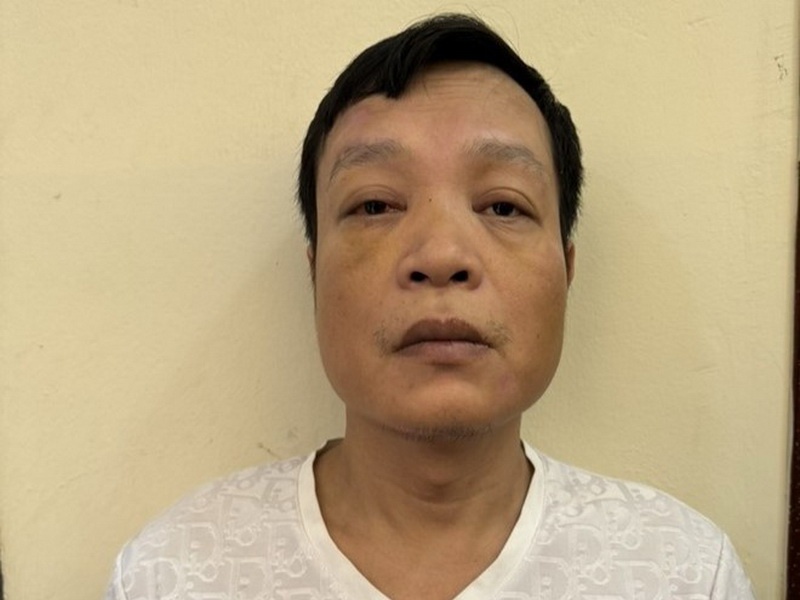 Su dung sung,  Uy hiep nguoi khac,  Ha Noi anh 1