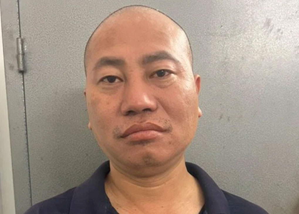 Nguyen Minh Phuc hau toa hinh anh