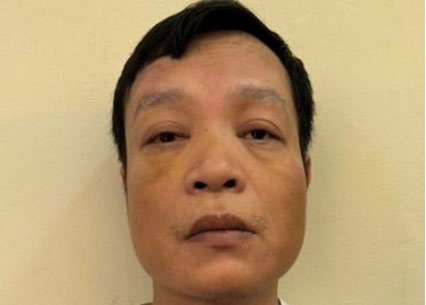 Bat doi tuong no sung o quan pho dem tai Ha Noi hinh anh