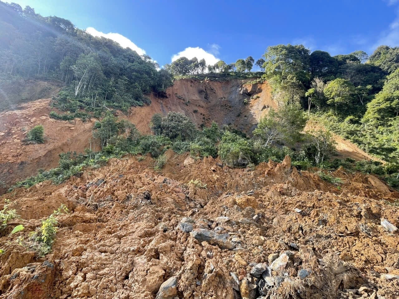 Hien truong,  Ta Xua,  vu sat lo,  Mando homestay anh 2