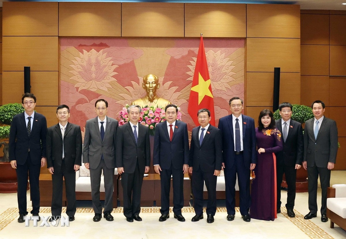 Chu tich Quoc hoi anh 4