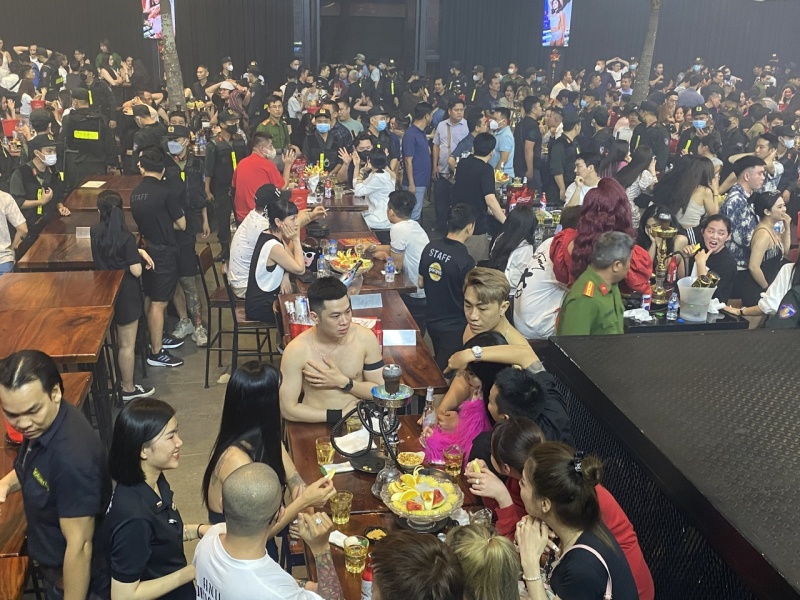 Quán bar Phương Lâm,  Bar Phương Lâm,  TP.HCM,  Khách sạn Phi Long,  Công ty Appeal,  Màu xanh Chàm,  Kinh doanh Homie,  Quán bar Ferso,  Quán bar Dubai ảnh 4 Quan bar Phuong Lam,  Bar Phuong Lam,  TP.HCM,  Khach san Phi Long,  Cong ty Appeal,  Mau xanh Cham,  Kinh doanh Homie,  Quan bar Ferso,  Quan bar Dubai anh 4