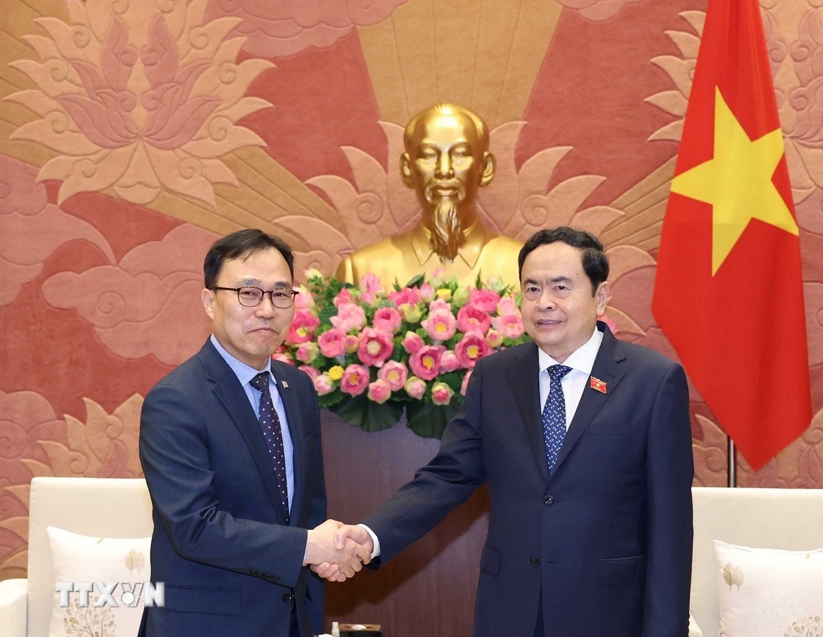 Chu tich Quoc hoi anh 6