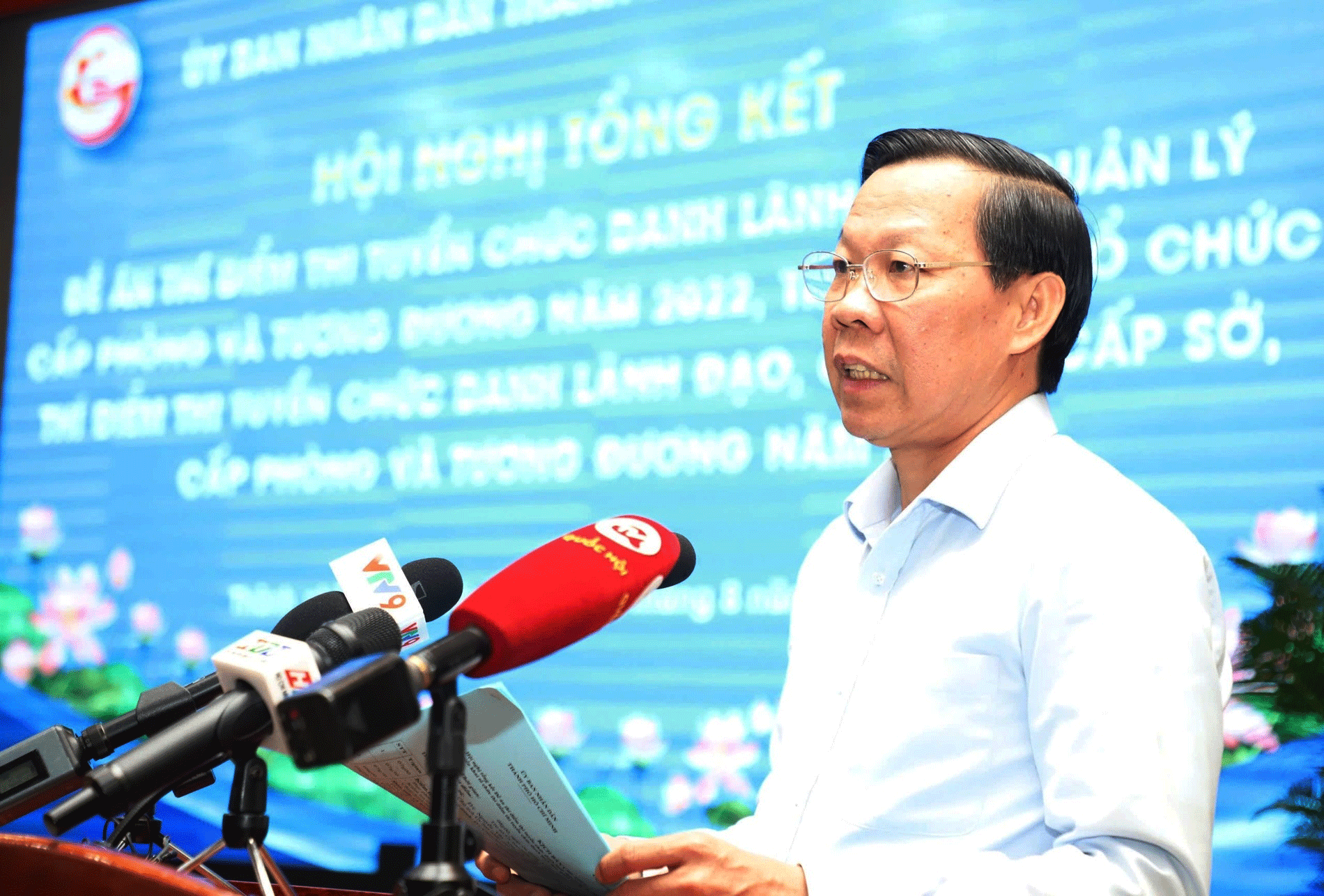 TP.HCM tien toi thi tuyen chuc danh pho chu tich quan, huyen hinh anh