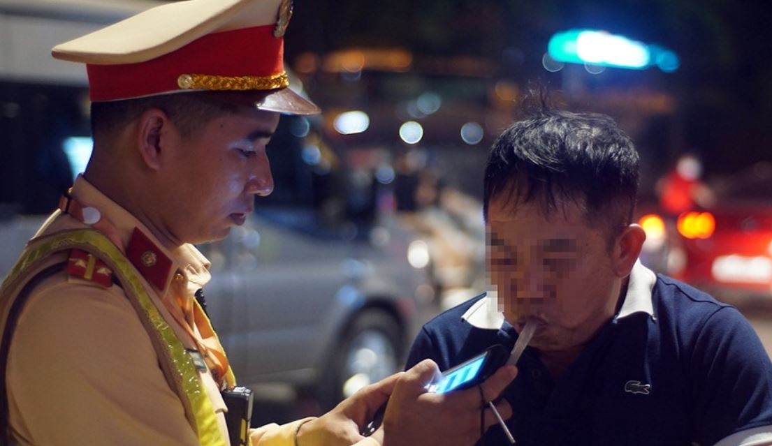 Bo Cong an de xuat cac vi pham se bi tru het 12 diem Giay phep lai xe hinh anh