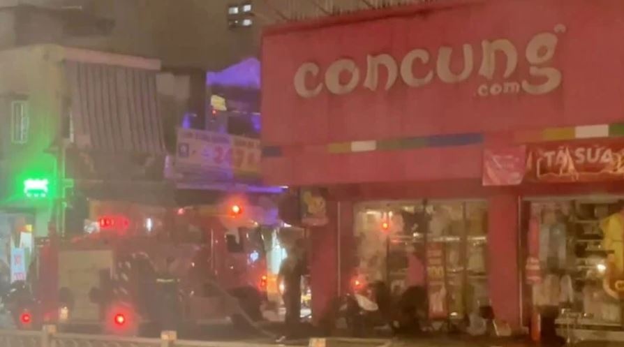 Chay cua hang Con Cung o TP.HCM hinh anh