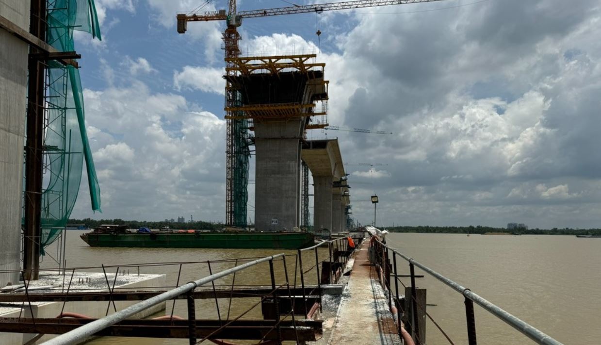 Hon 2.300 ty dong de nang chuan 8 km duong tai TP.HCM hinh anh