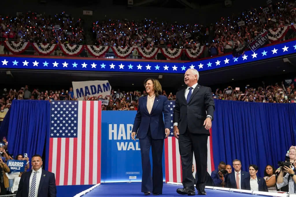 Dang Dan chu cong bo de cu ba Harris hinh anh