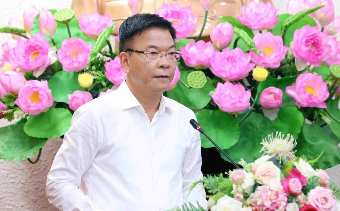 Pho Thu tuong Le Thanh Long nhan them nhiem vu hinh anh