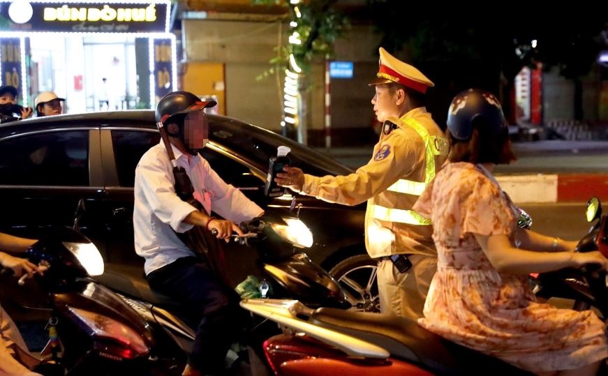 Cuc CSGT: Nhieu y kien muon giu nguyen muc phat vi pham nong do con hinh anh