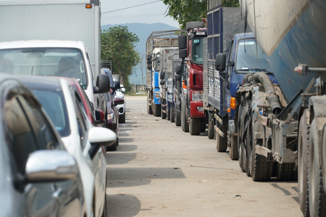 Kien nghi khong thu hoi chung chi cua dang kiem vien an treo hinh anh