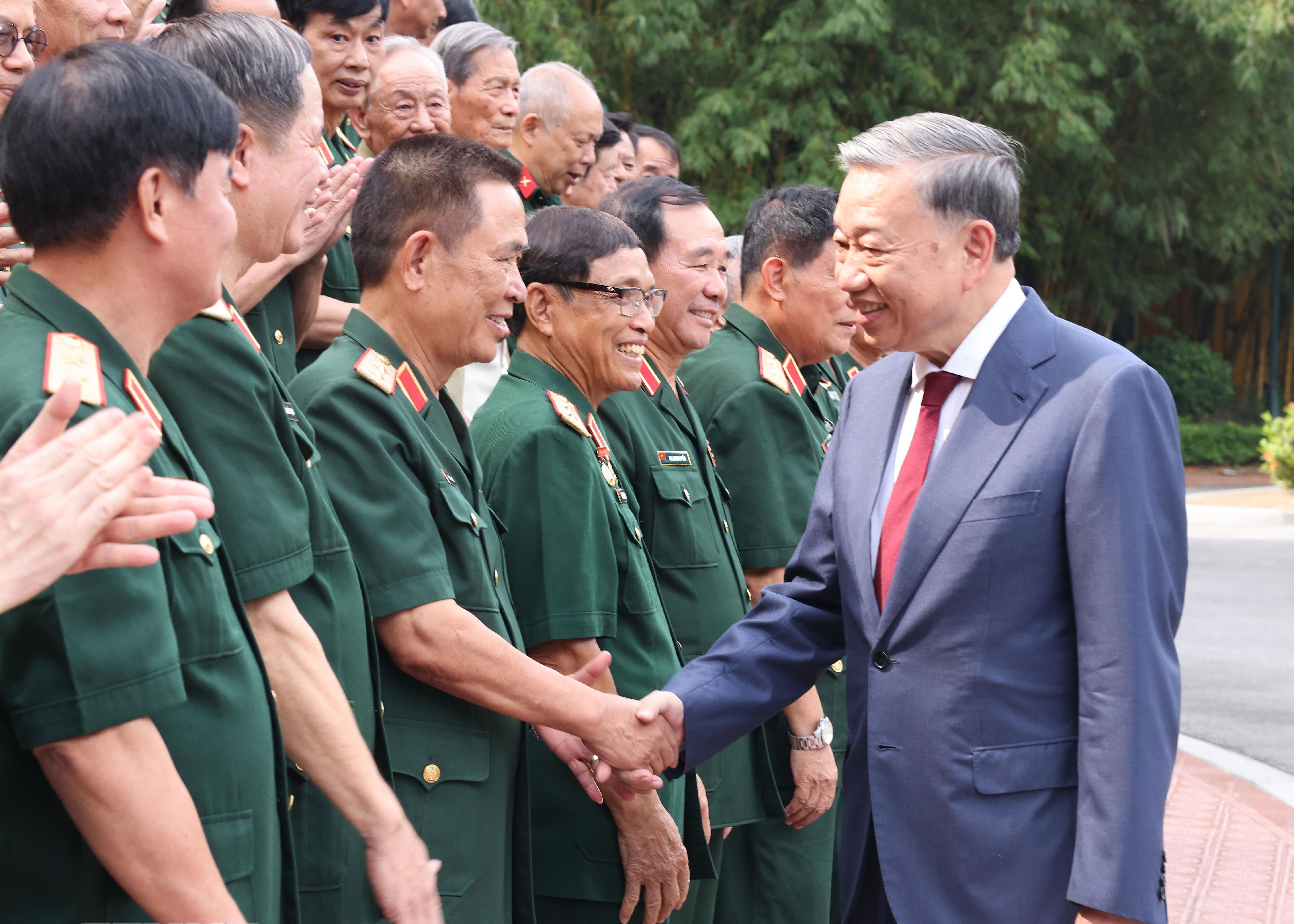Cuu chien binh Su doan 308 giu vung pham chat cao dep 'Bo doi Cu Ho' hinh anh