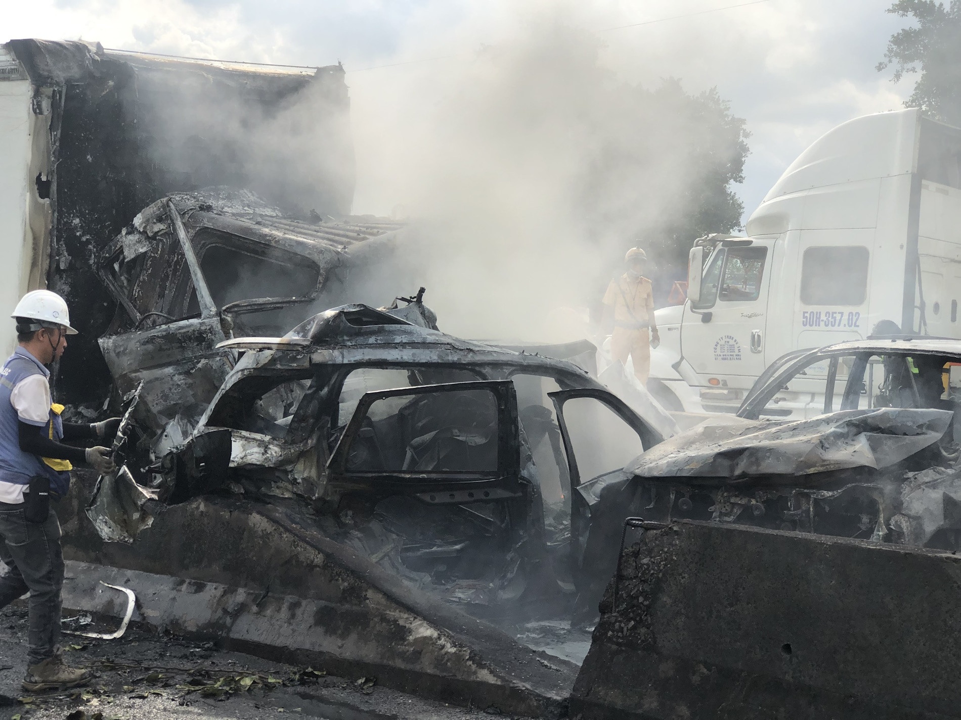 Tong xe lien hoan,  chan cau Phu My anh 5