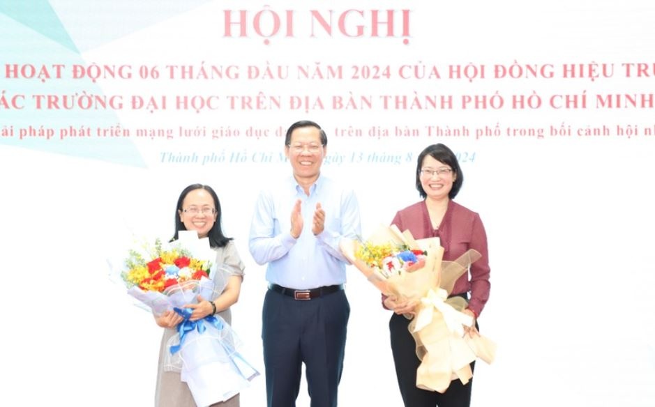 Pho chu tich UBND TP.HCM nhan them nhiem vu hinh anh