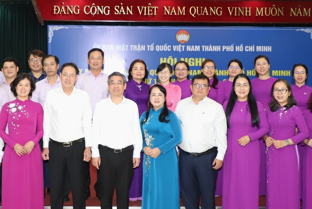 Pho Bi thu Thanh uy TP.HCM Nguyen Phuoc Loc nhan them nhiem vu hinh anh