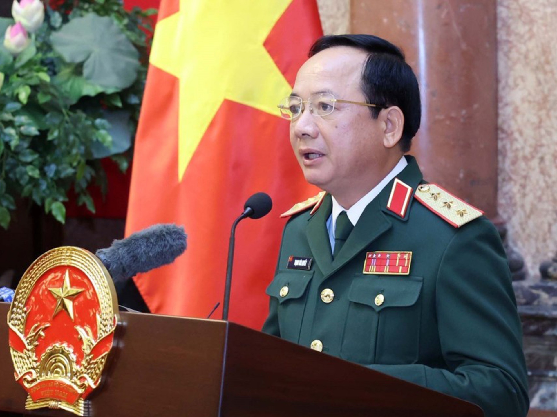 Ban Bi thu khoa XIII anh 2