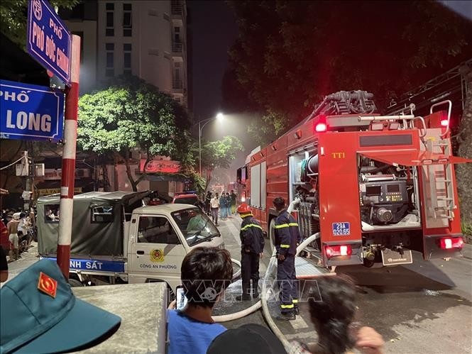 Chay bar Ha Noi anh 3