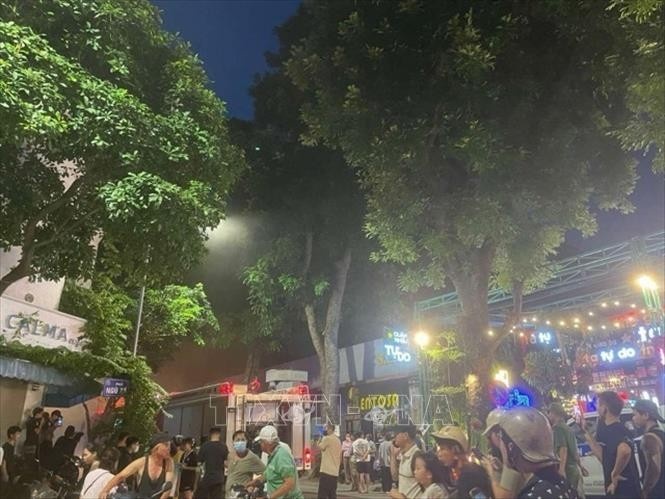 Chay bar Ha Noi anh 6