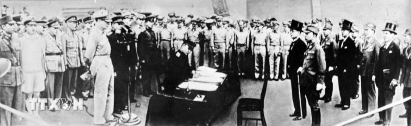 Cach mang Thang Tam anh 7