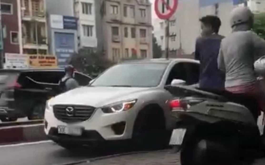 Ly do nu tai xe di nguoc chieu o Ha Noi hinh anh