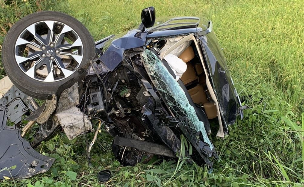 Oto va cham xe dau keo, tai xe vang xuong ruong tu vong hinh anh