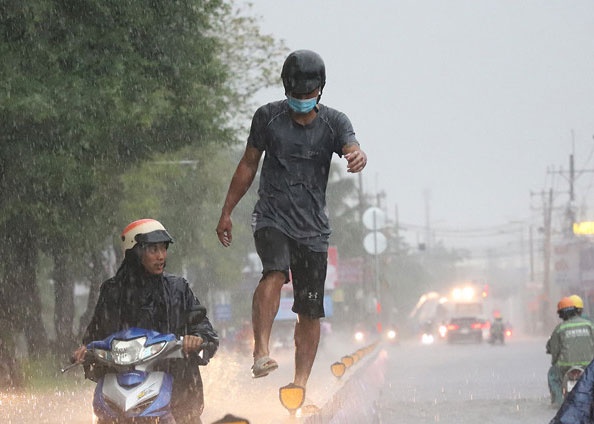 TP.HCM va Nam Bo mua nhieu trong thang 9, co dot keo dai ca tuan hinh anh