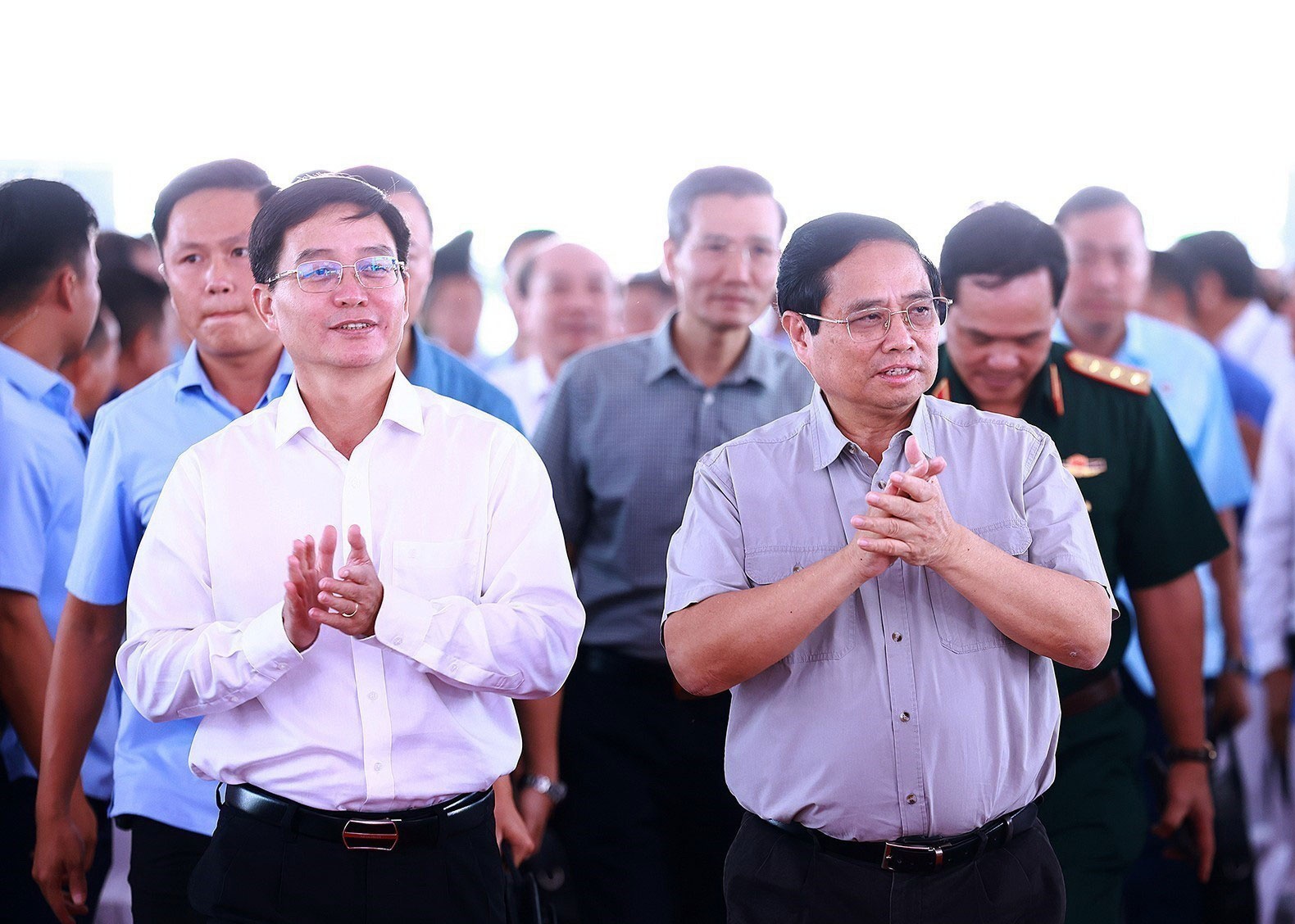 Thu tuong phat dong 500 ngay dem thi dua hoan thanh 3.000 km duong bo hinh anh