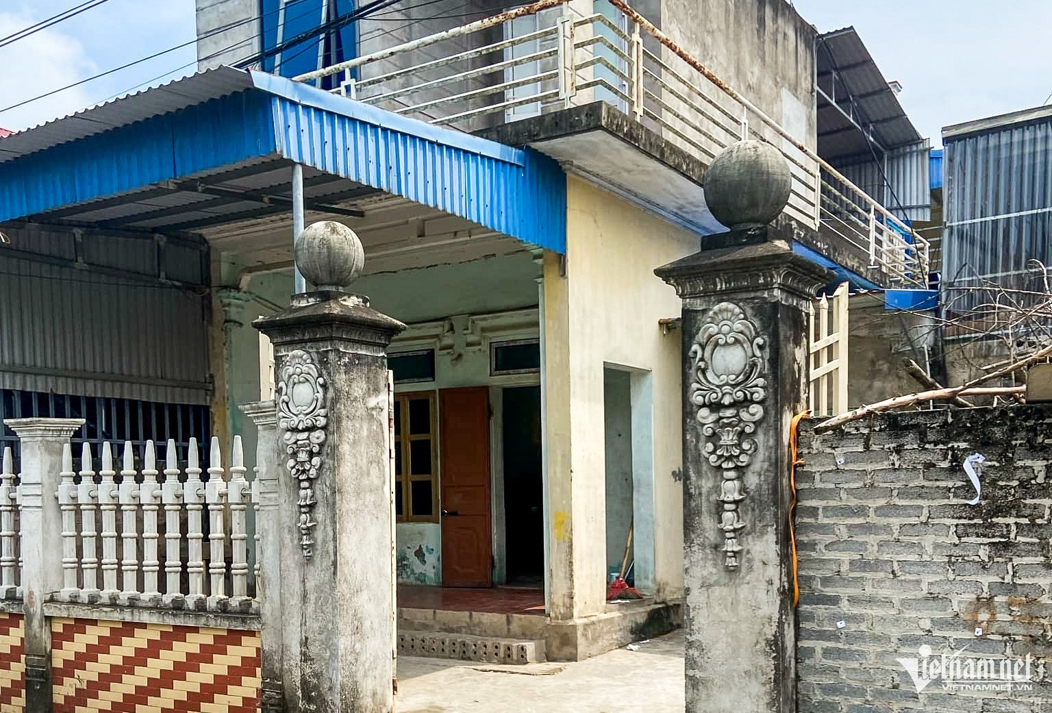 Sat hai me,  Tao hien truong gia anh 1