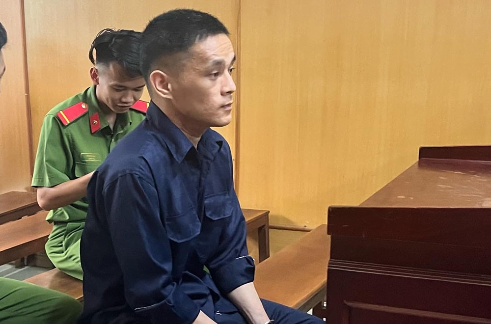 Tai xe lien tiep dot nhap nha rieng cua chu, trom tui xach va dong ho hinh anh