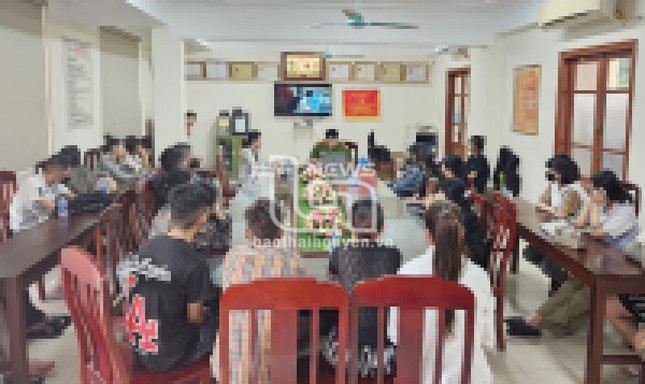 Phat hien hang chuc thanh thieu nien duong tinh ma tuy o Thai Nguyen hinh anh