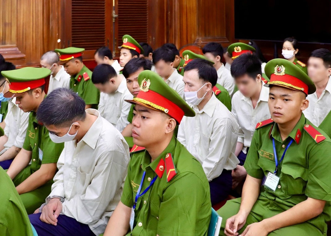 Cac bi cao thuoc khoi tu nhan thua nhan hanh vi sai pham vu dang kiem hinh anh