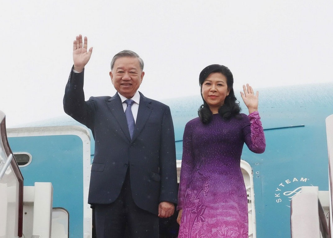 Tong Bi thu, Chu tich nuoc va Phu nhan len duong tham Trung Quoc hinh anh