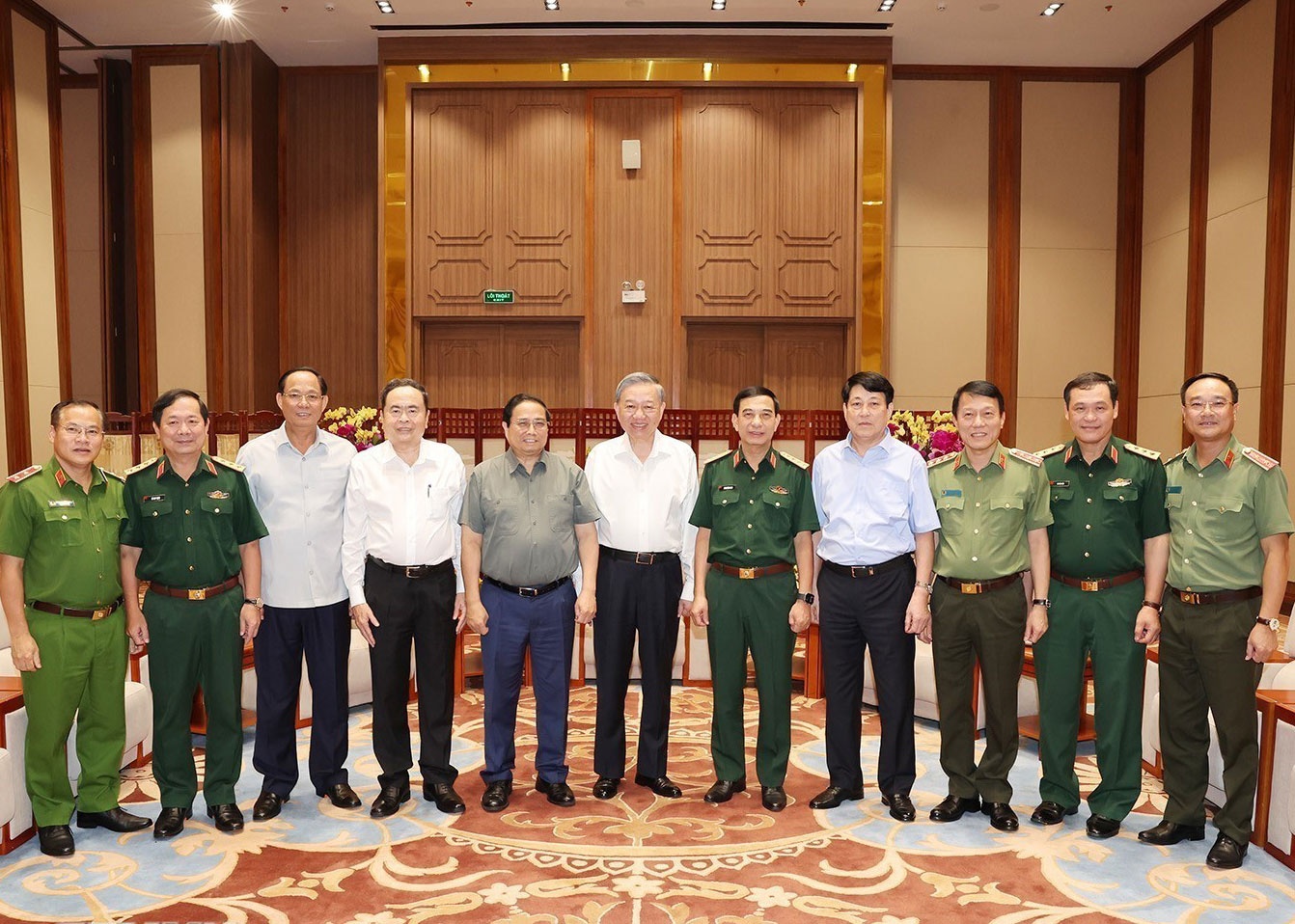 Tong Bi thu, Chu tich nuoc du gap mat Ky niem Ngay truyen thong CAND hinh anh