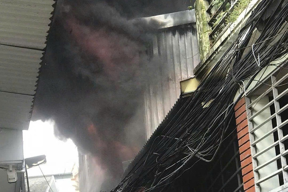 chay nha o Ha Noi anh 1