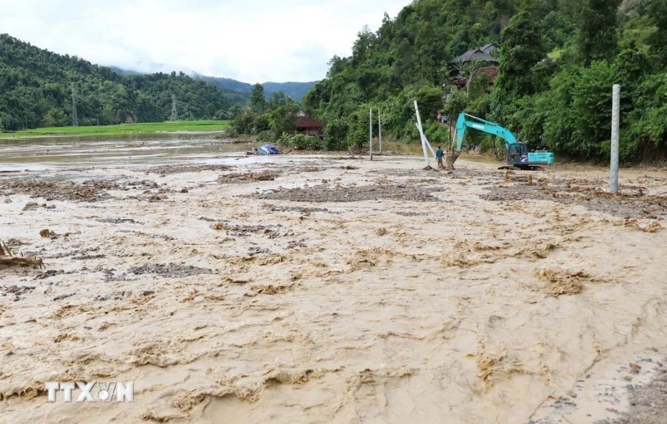 Lu cuon Tuyen Quang anh 1