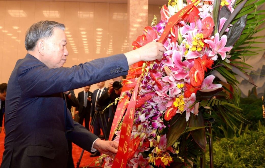 Tong Bi thu, Chu tich nuoc tham Nha tuong niem Chu tich Mao Trach Dong hinh anh