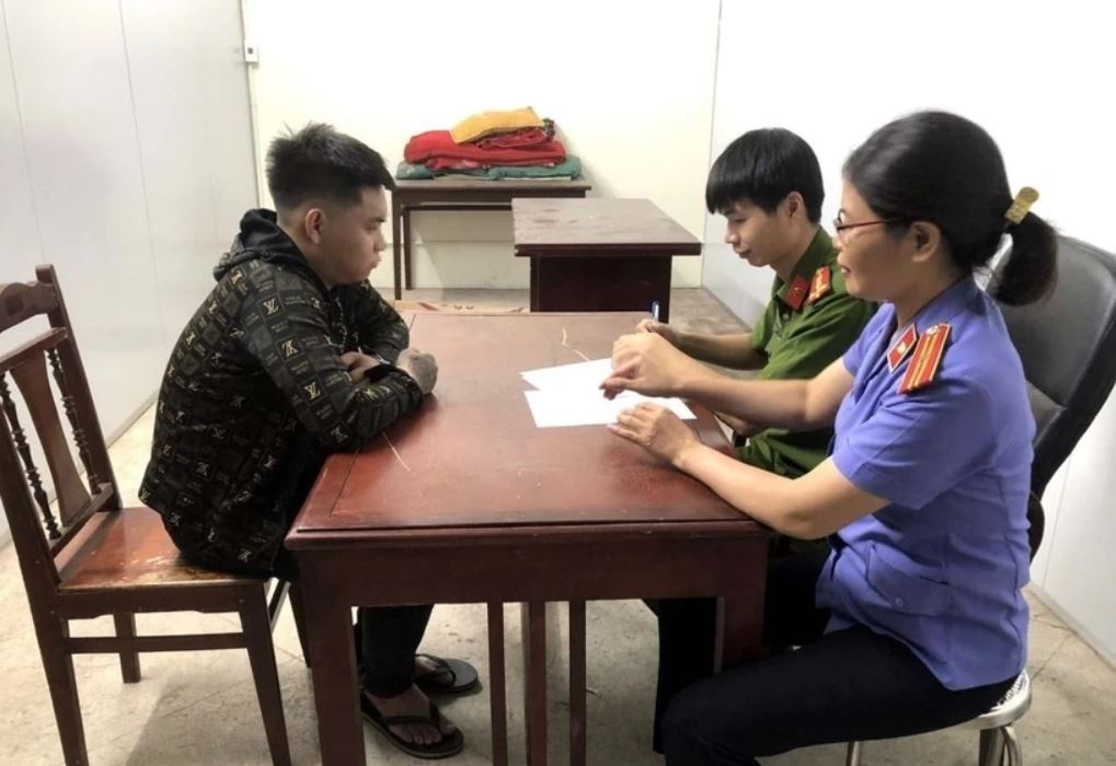 Bat tam giam doi tuong danh dap chau nho o Hung Yen hinh anh