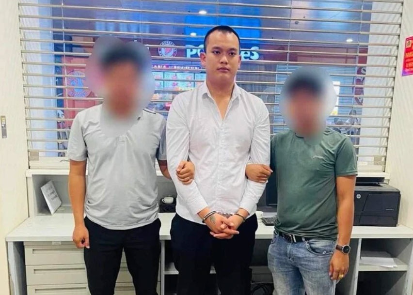 Trốn truy nã,  Sân bay Nội Bài,  Nguyễn Thành Đạt ảnh 1 Tron truy na,  San bay Noi Bai,  Nguyen Thanh Dat anh 1