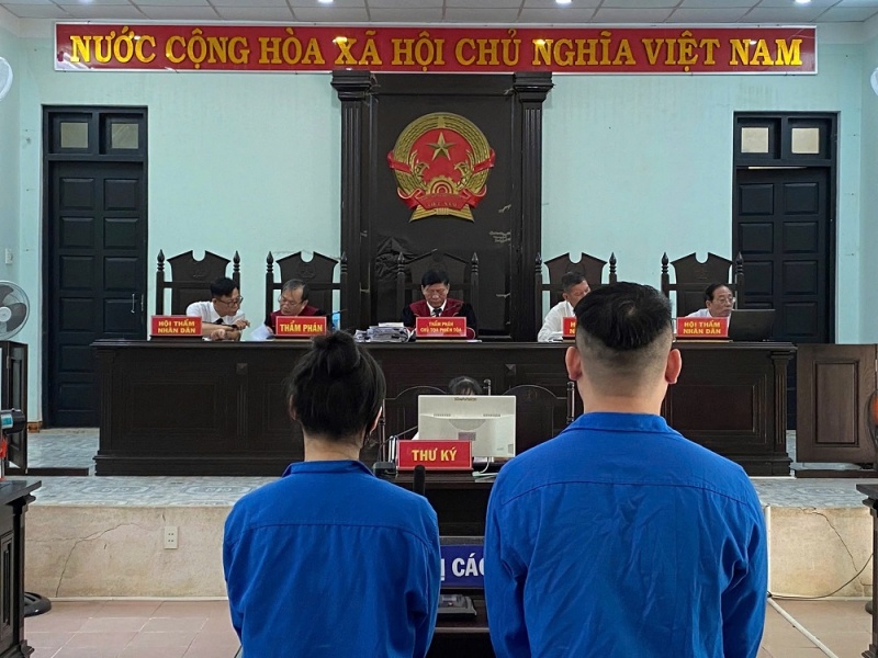 Lua dao,  Phan lo ban nen,  Nguyen Thanh Toan,  Nguyen Nhu Quynh anh 2