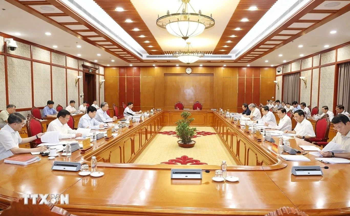 To Lam Bo Chinh tri anh 1